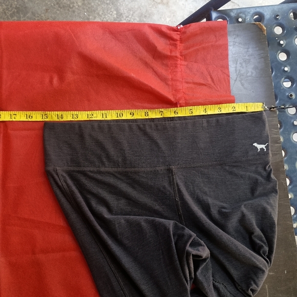 PINK Victoria's Secret Gray Leggings for Everyday Comfort - Picture 4 of 13